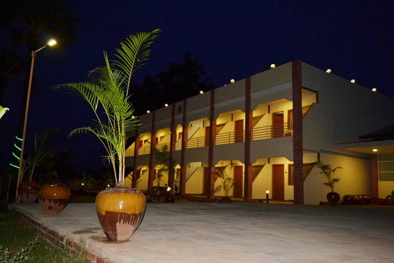 Diamond Popa Hotel Kyaukpadaung Buitenkant foto
