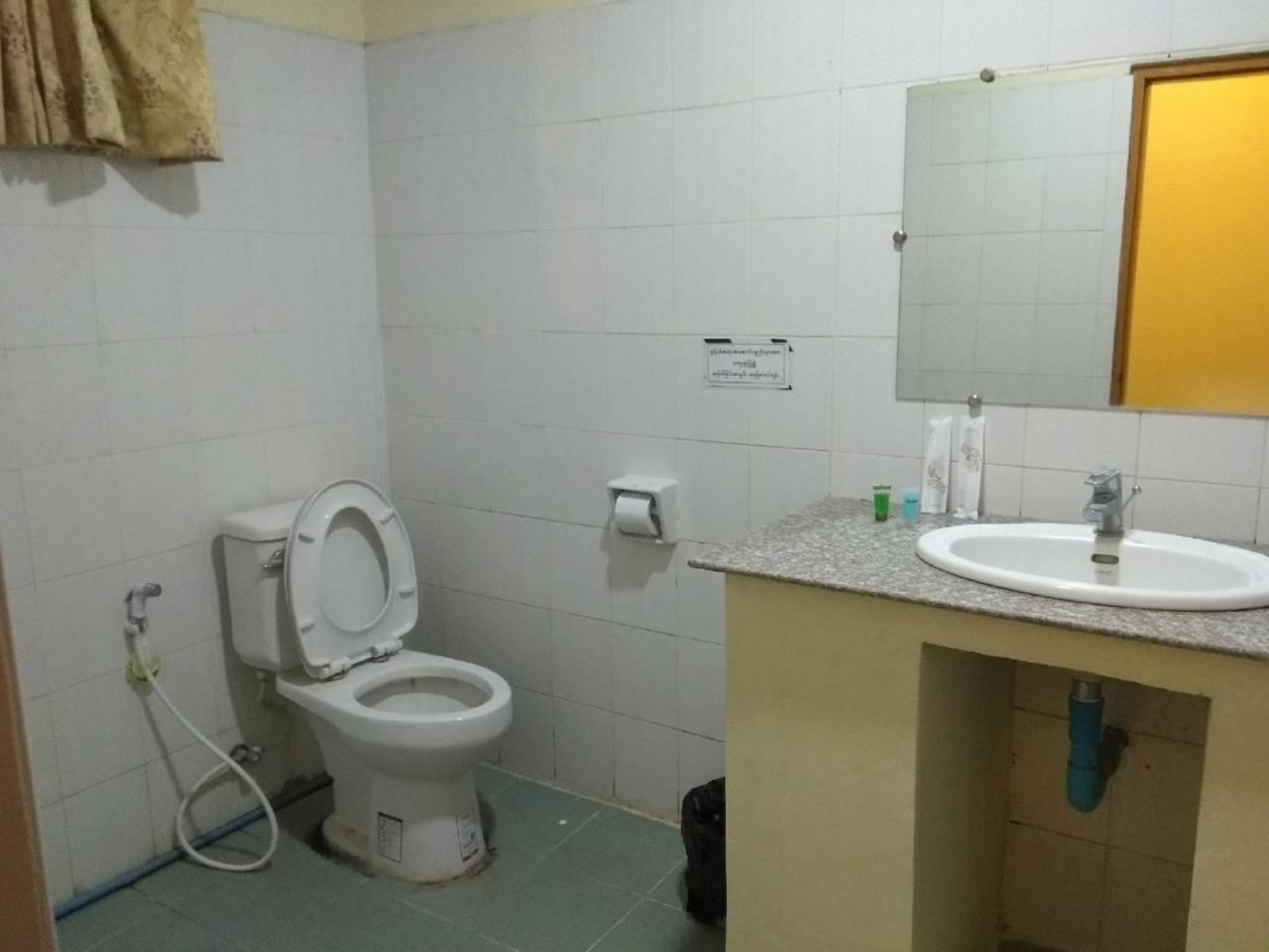 Diamond Popa Hotel Kyaukpadaung Buitenkant foto