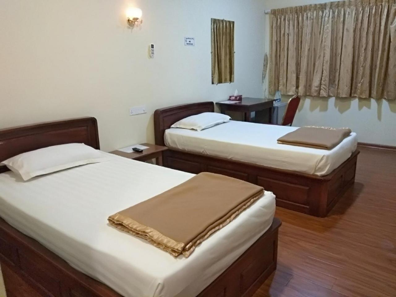 Diamond Popa Hotel Kyaukpadaung Buitenkant foto